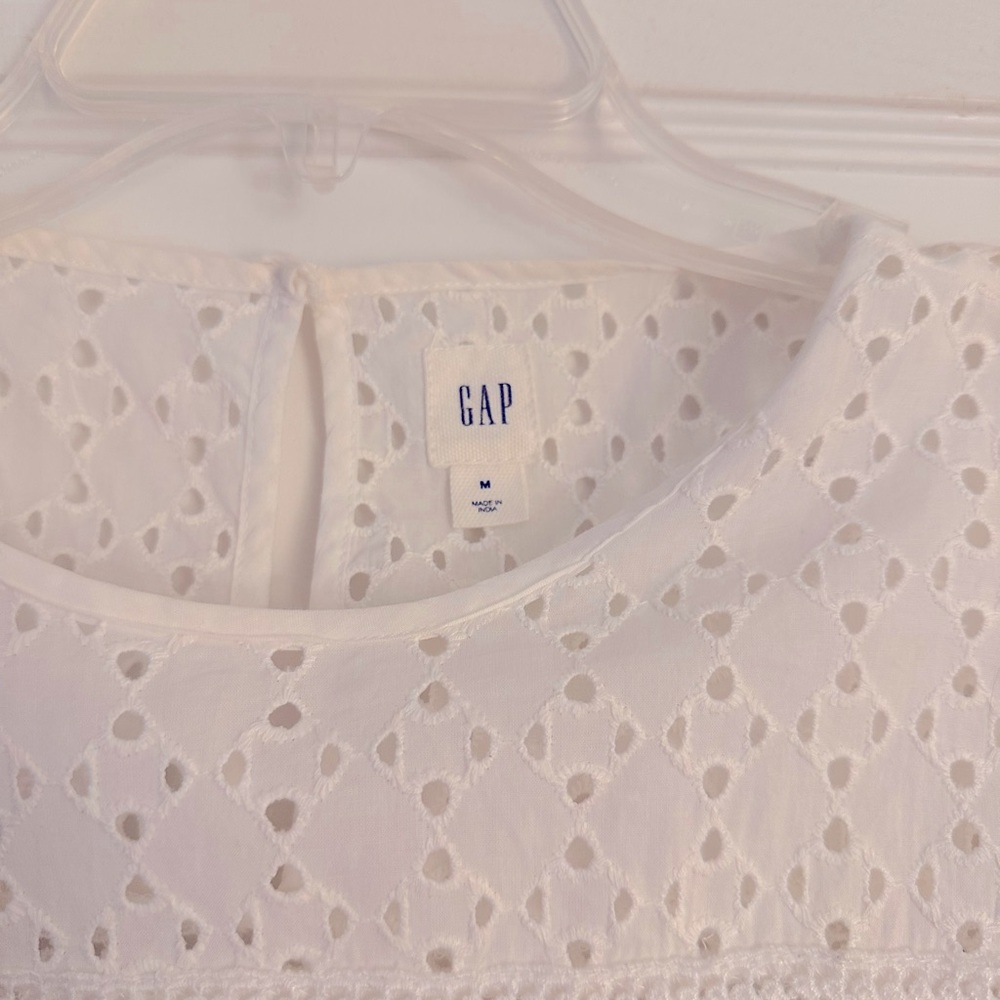 Beautiful Gap Eyelet Sundress - Picture 4 of 5
